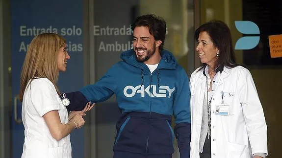 Fernando Alonso, tras ser dado de alta.  