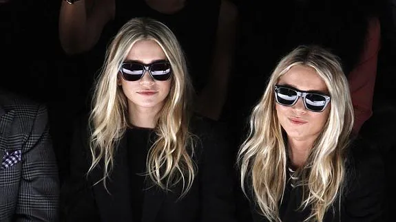 Las gemelas Mary Kate y Ashley Olsen, durante un desfile de la Semana de la Moda de Nueva York.