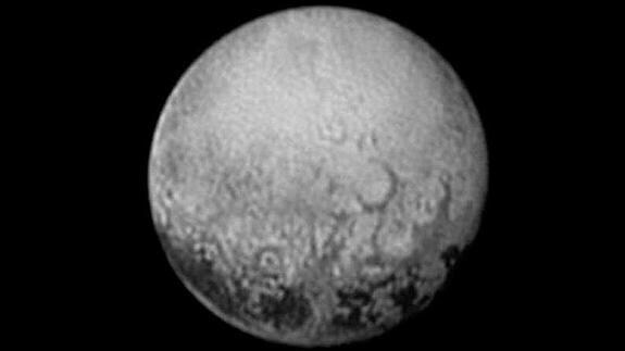 Imagen de Plutón tomada por la sonda New Horizons. 