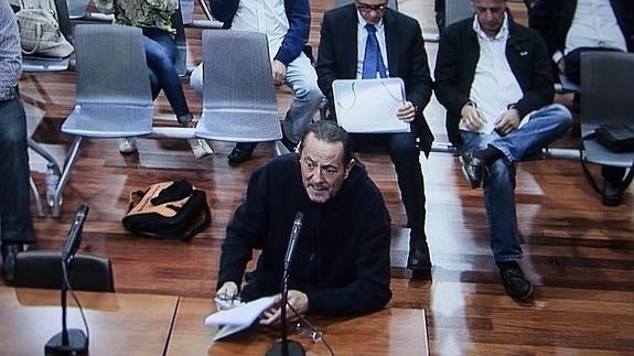 Foto de Muñoz, tomada desde una de las pantallas de la sala de prensa.