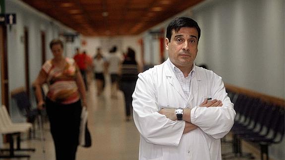 El doctor Enrique Aranda, jefe de servicio del Hospital Universitario Reina Sofía de Córdoba y patrono de la Fundación para la Excelencia y la Calidad en la Oncología. 