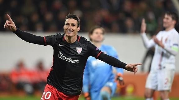 Aduriz celebra el gol de la victoria. 