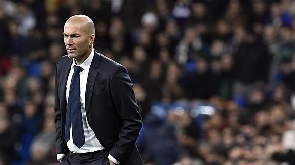 Zinedine Zidane, en su estreno como técnico del Real Madrid ante el Deportivo. 