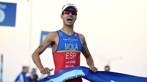  Mario Mola, durante la carrera. 