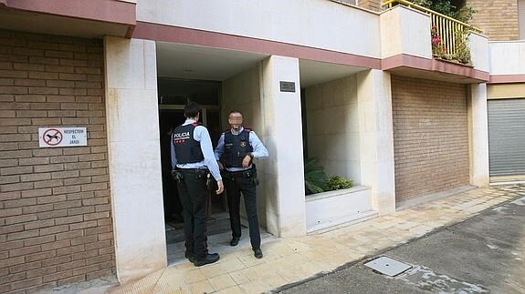 Edificio de Tarragona en el que ha sido encontrado el cadáver.