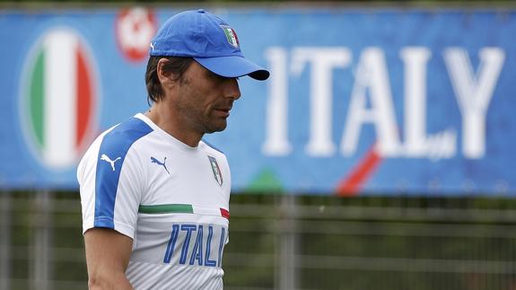 Antonio Conte, en un entrenamiento de Italia. 