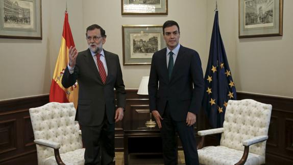 Mariano Rajoy en su última reunión con Pedro Sánchez.