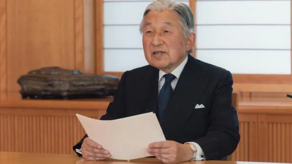 Akihito, durante su discurso.