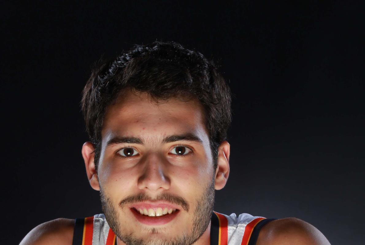 Abrines, con su nueva camiseta. 