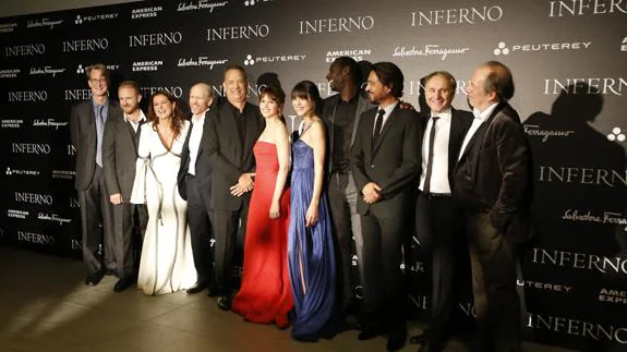 El equipo de 'Inferno' posa en la presentación de la película en Florencia.