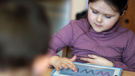 El 61% de los niños menores de 5 años utilizan la tablet para ver dibujos animados