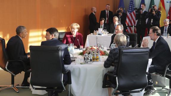 Los seis líderes, durante la reunión en Berlín. 