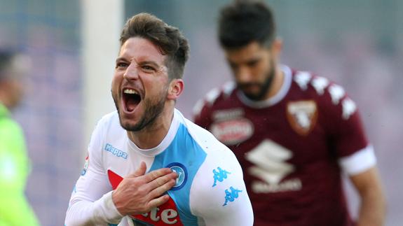 Mertens celebra uno de sus goles frente al Torino. 