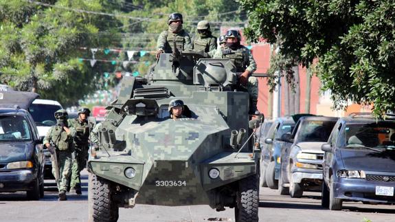 Efectivos de seguridad mexicanos en las calles de Sinaloa.