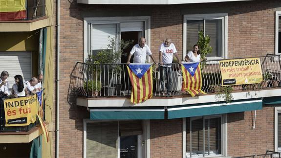 Balcones con banderas independentistas en Barcelona.