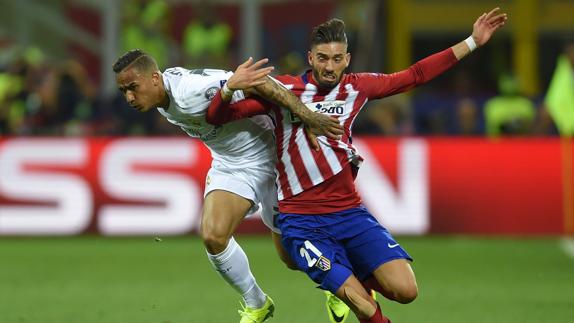 Danilo y Carrasco, en la final de Milán. 