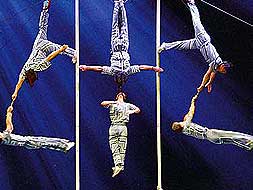 Uno de los números representados por el Circo de Pekín