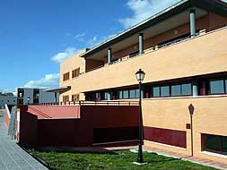 Edificio que acogerá las nuevas instalaciones para la Policía Local en la zona de 'La Mazuela'./ ANDY SOLÉ