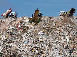 La Junta espera que cada municipio deje sus escombros a menos de 15 kilómetros