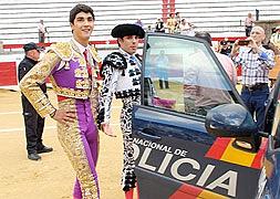 Jairo Miguel y Emilio de Justo en el festejo suspendido en mayo de 2011. : HOY