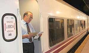 El tren abandonaba Cáceres a las 2 de la mañana |MARISA NÚÑEZ