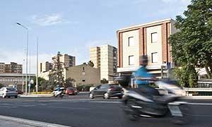 Multa de 960 euros por cruzar un cable en el Puente de la Universidad