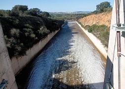 El pantano de Guadiloba desembalsa en cinco días más de la mitad de lo que consume Cáceres en un año