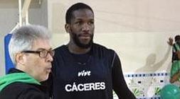 El Cáceres inicia la era post-Blair