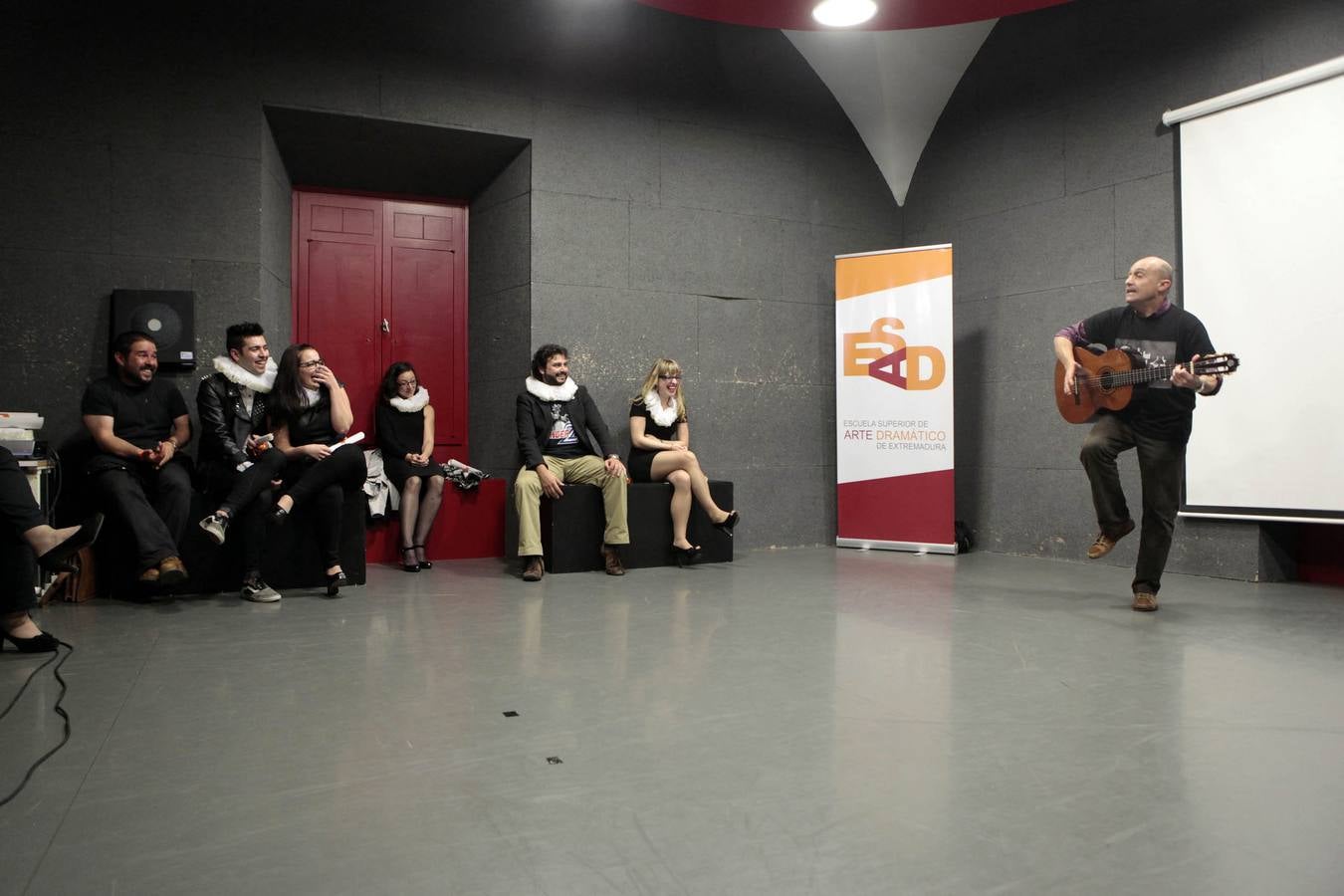 La ESAD gradúa a su segunda promoción