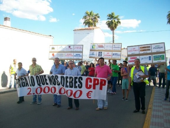 Manifestación por la Calle Mayor de Guadiana. :: l. m.