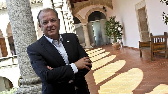José Antonio Monago en el interior de la sede de Presidencia de la Junta de Extremadura.