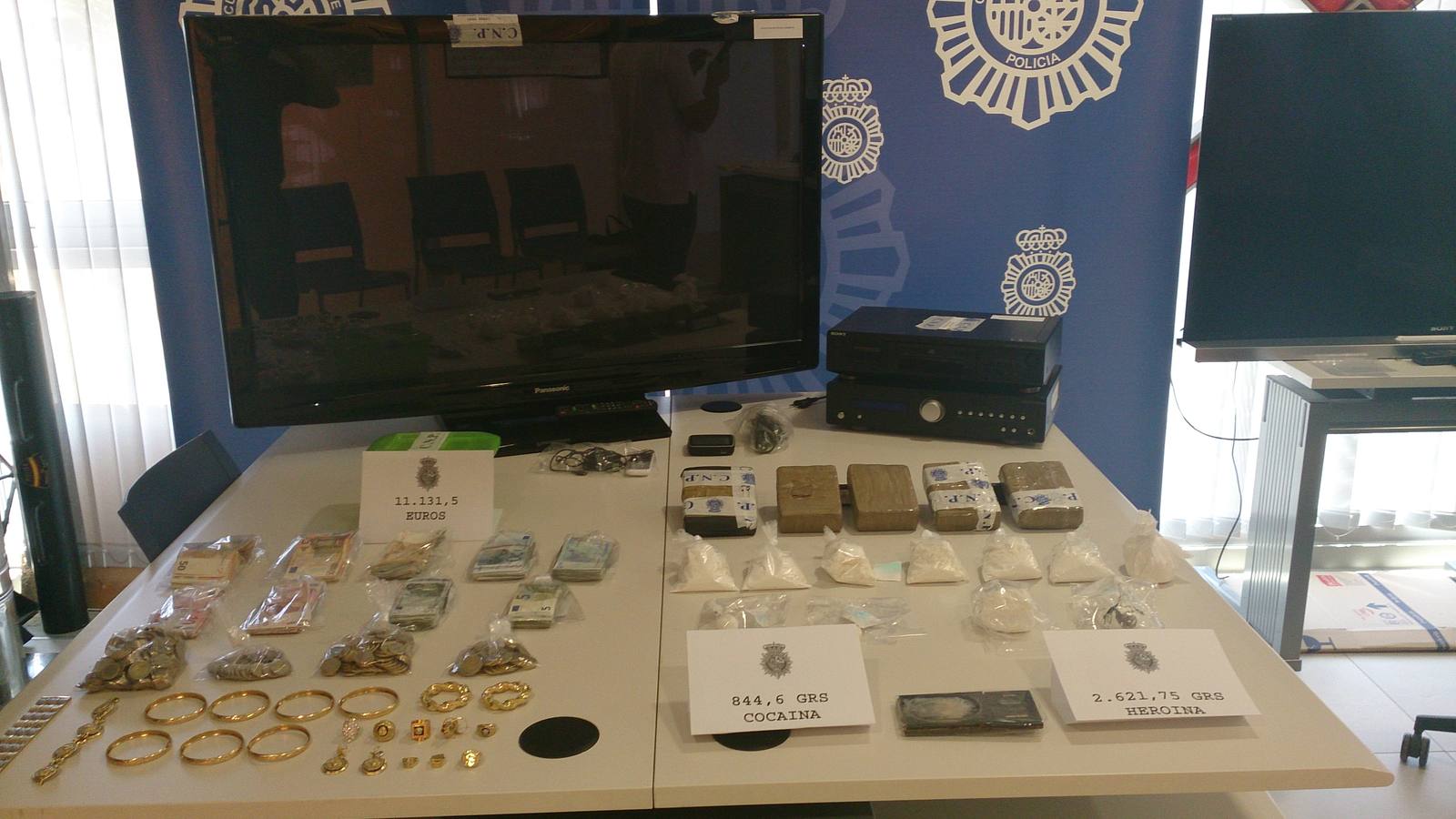 Droga y dinero intervenidos en Plasencia.