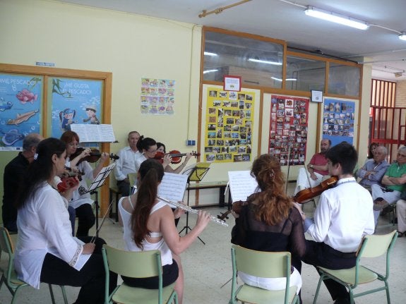 El colegio Almanzor celebra con emoción su 25 aniversario