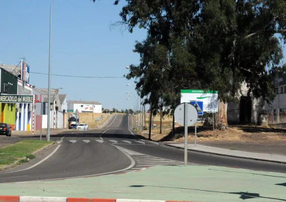 La entrada de la carretera de Guareña también mejorada. BRÍGIDO