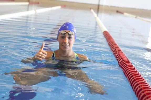 La nadadora pacense Fátima Gallardo, en una imagen de archivo durante un entrenamiento. :: hoy