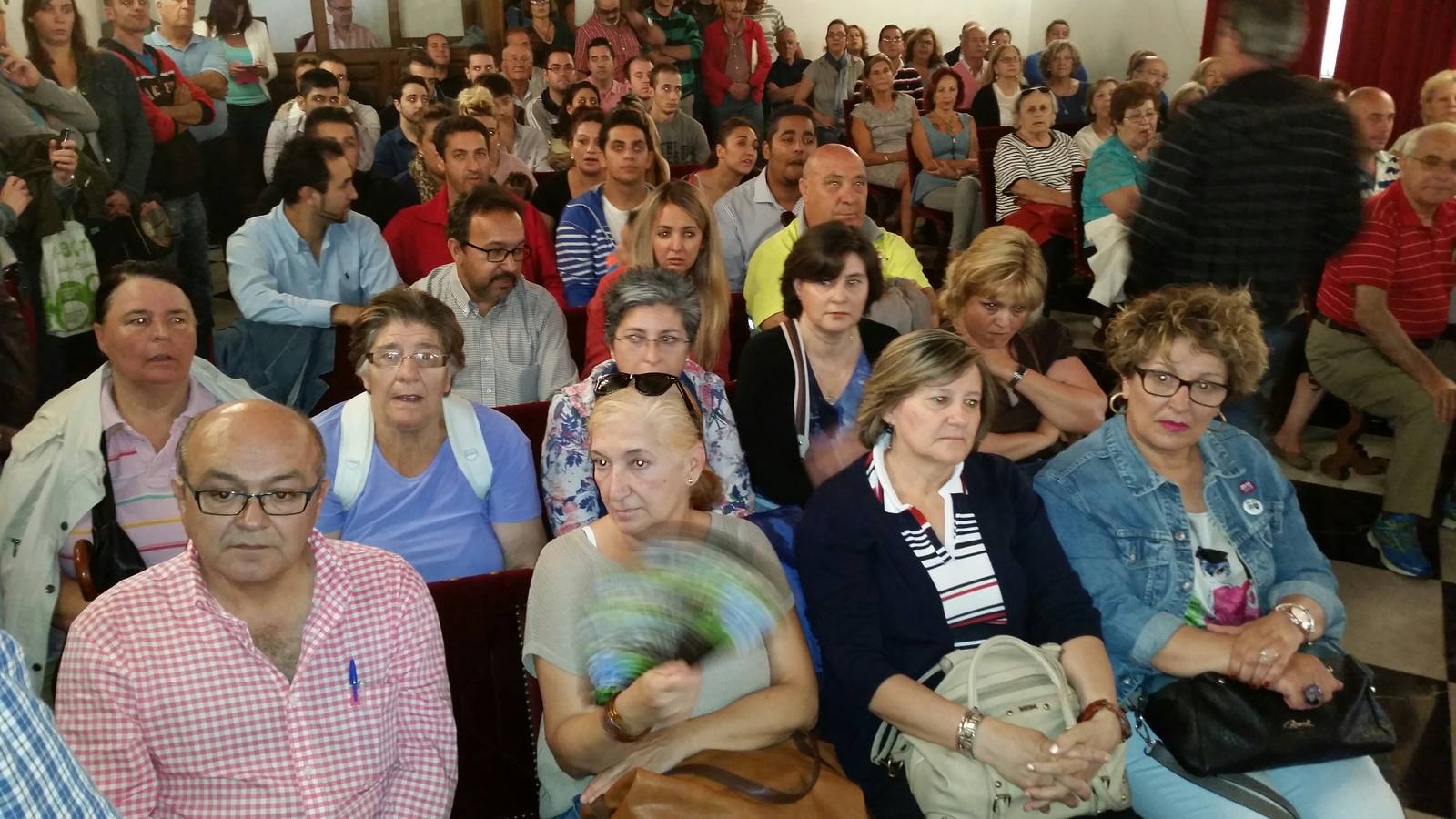 Los vecinos de Cáceres han llevado sus quejas por el cambio en el bus al pleno 