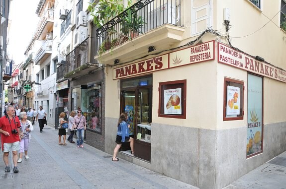 El asalto se produjo dentro de la panadería Panake's. :: david palma