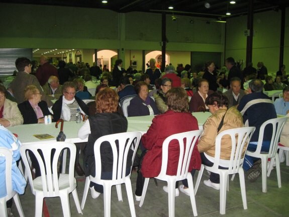 El año pasado hubo 500 comensales en la feria. :: g. c.