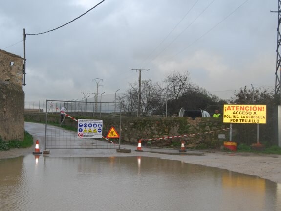 Entrada de la carretera de los Perales. :: JSP