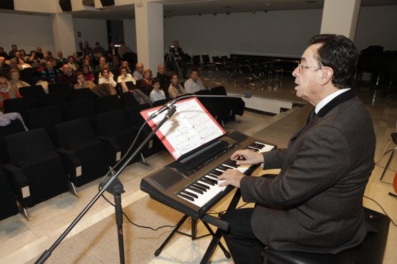 Emilio González Barroso, ayer, en Aula HOY. :: lorenzo cordero