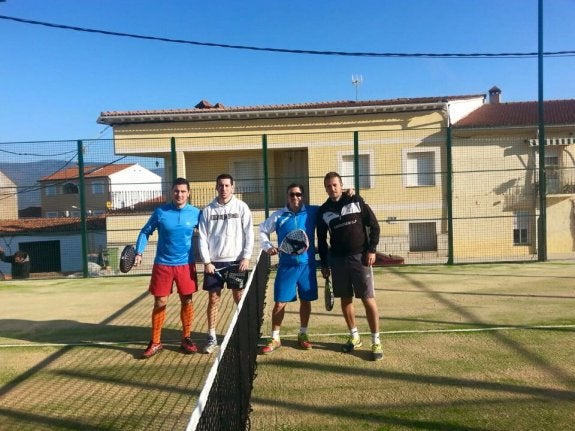 Los primeros usuarios de la pista. :: CEDIDA