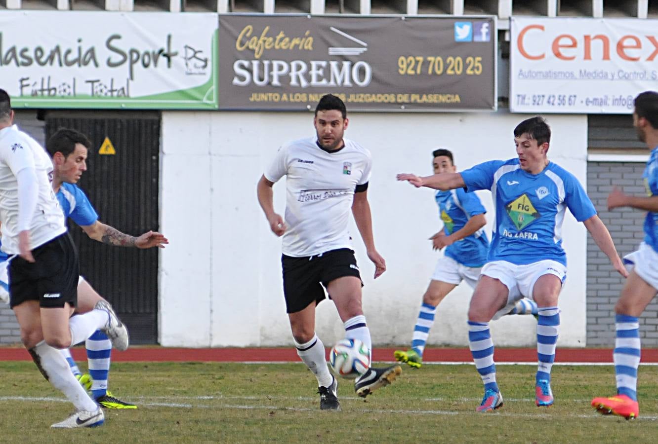 Luismi anotó los tres goles del Plasencia. :: palma