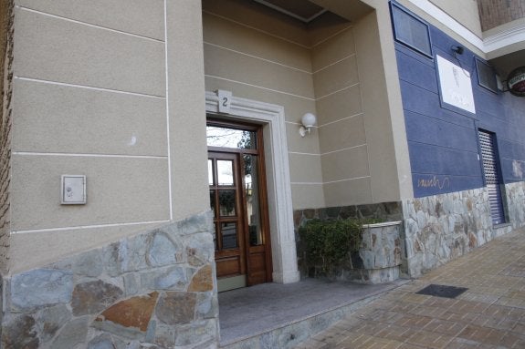  Conflicto de Ucrania. Los vecinos de la calle Islas Filipinas se sorprendieron el viernes por un despliegue policial inédito. 