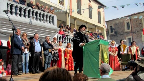 Carlos V dirigiéndose a los jaraiceños. :: p. d. samino