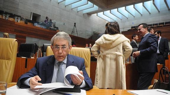 Clemente Checa antes de intervenir esta mañana en la Asamblea