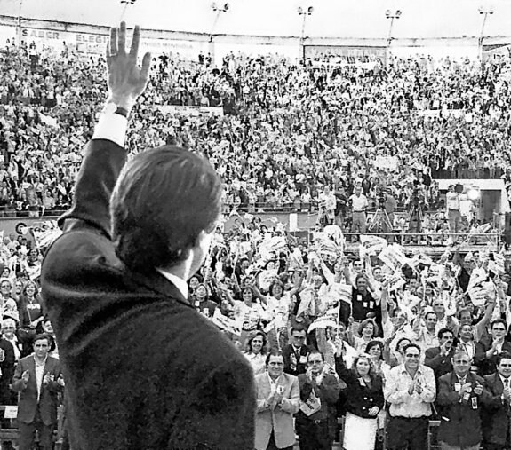 José María Aznar, en Badajoz, en mayo de 1995. :: hoy