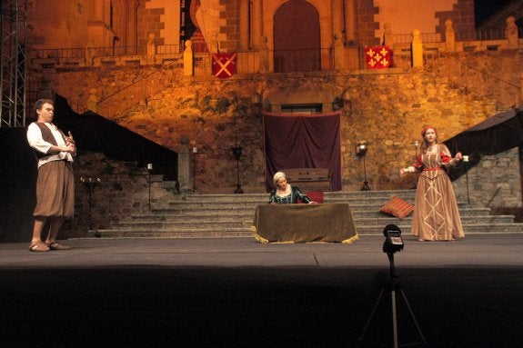 La Plaza de San Jorge ha sido durante todos los años del festival de Teatro Clásico un escenario principal. :: hoy