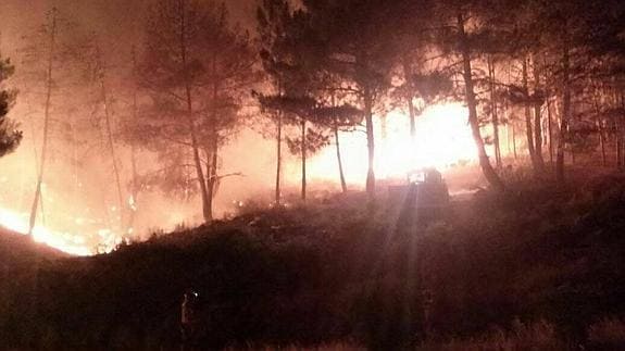 Gran incendio forestal en Sierra de Gata.