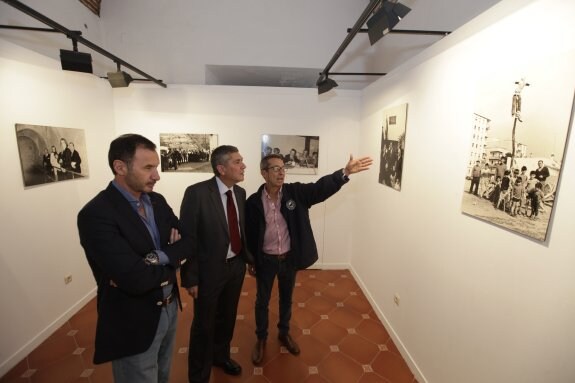 Inaugurada la muestra de fotografías de Juan Guerrero