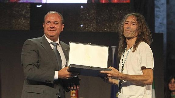 Monago e Iniesta, en la entrega de las Medallas de Extremadura. 